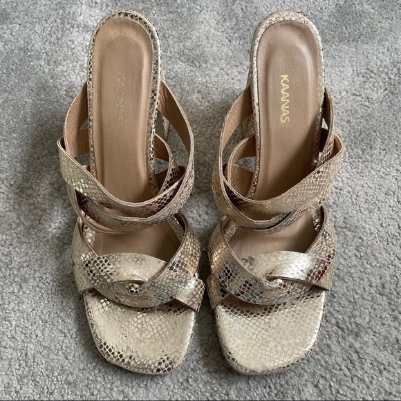 Kaanas Metallic Gold Geneva Snake Pretzel Strappy Block Heel Sandals EUC Size 9 - Picture 4 of 11